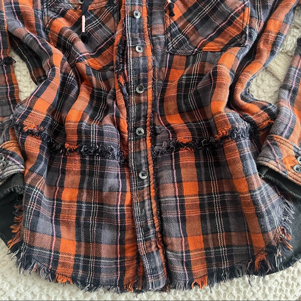 We the Free Calico Basin Plaid Flannel Distressed Hooded Jacket Shacket XS - Picture 7 of 16